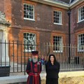 Dragana Mirković u Londonu kao sav normalan svet: Fotografije oduševile pratioce (Foto)