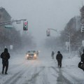Ogromna snežna nepogoda na severoistoku SAD, stotine hiljada ljudi bez struje
