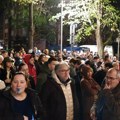 Završeno okupljanje ispred niške policije, Prokupčani među prvima stali u odbranu studenata