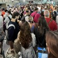 "Turisti, Dođite u Crnu Goru da vidite šta je pakao!" Kolaps na aerodromu u Podgorici, gomila ljudi čeka - nema osoblja!