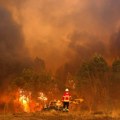 Stotine vatrogasaca bori se sa požarima u Portugalu, evakuisano 1.400 ljudi