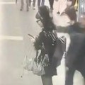 Napad koji je šokirao Španiju: Muškarac ničim izazvan napao ženu dok je čekala voz
