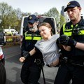 Greta Tunberg uhapšena tokom protesta u Hagu