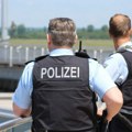 Nemačka policija pokrenula istragu protiv tinejdžera zbog napada na političara