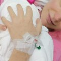 Poznati estradni par dobio bliznakinje! Pevačica (38) se porodila, prva sliku iz porodilišta: "Bilo je suza"