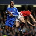 (VIDEO) I Vidiću smešno: Drogba dobio „batine“ i žuti karton