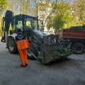Уређење града: Настављени радови на одржавању зелених површина и хигијене