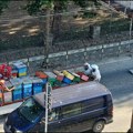 Košnice ispale iz kamiona kod osnovne škole