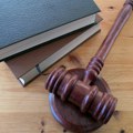 U Srbiji doneta prva presuda zbog uvredljivog obraćanja za skupštinskom govornicom