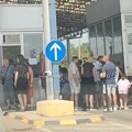I vozači iz Leskovca satima čekaju na izlasku iz Severne Makedonije da plate kazne – VIDEO