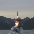 Severnokorejska podmornica za balističke rakete snimljena u suvom doku