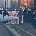 Treći talas nemira, 320.000 demonstranata, 296 privedenih, policija upotrebila suzavac