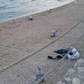 Pažnja za sve turiste koji idu u Crnu Goru: U Tivtu će vas „opaliti po džepu“ ako peškirom rezervišete mesto na plaži