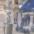 Fifi gledaj pravo: Snimak iz Nemačke izazvao haos na mrežama: Žena šeta muškarca na povocu usred bela dana (video)