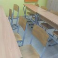 U školi u Topoli jezivo hladno: Roditelji tvrde da je đacima poručeno "da trče da se ugreju"