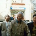 Na današnji dan: Milošević priznao rezultate lokalnih izbora, oslobođen Mandela, umrla Vitni Hjuston