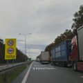 AMSS: Bez gužvi za automobile na graničnim prelazima, kamioni čekaju do 10 sati