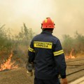 Prevrnula se cisterna sa gorivom na auto-putu u Grčkoj: Požar gasilo 28 vatrogasaca, zbog oštećenja se ruši nadvožnjak