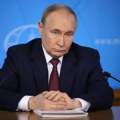 Ruski zvaničnici o britanskim izborima: Malo je verovatno da će Putin čestitati Starmeru na pobedi