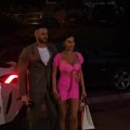 Mia Borisavljević puca u roze haljini: Dekolte u prvom planu, pevačicin muž pobegao, a ona otkrila: "Bojan dobija više…