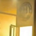Bacili baklje u dva kafića, buknula ogromna vatra: Drama na Vračaru: Ljudi u panici beže (video)