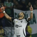 Čovek i u 39. Godini ima dinamit u nogama! Pogledajte spektakularan gol Hulka iz slobodnjaka - razneo je mrežu!