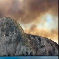 Požar razara poznato grčko ostrvo: Vatra guta borove šume, evakuisani turisti (video)