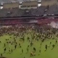Četvoro mrtvih tokom masovne sahrane Stravični snimci nereda, odjekivali pucnji na stadionu u Keniji (video)