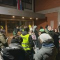 „Univerzitet bez autonomije je prazna ljuštura“: Protestna šetnja od Filozofskog do Pravnog fakulteta Novom Sadu, okupljenima…