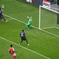 Ludnica u finalu Lige šampiona, Arsenal majstorskim golom poveo posle pet minuta VIDEO