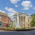 Fasada iz 19., pozorište iz 21. veka: Kako je obnavljano i obnovljeno Narodno pozorište u Subotici