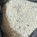 Policija zaustavila "mercedes" na auto-putu kod Niša, a onda je usledio šok! Pronađeno 20 kilograma tableta, kokain i brdo…