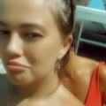 Nauljena Kija Kockar se snima dok podiže kupaći: Pozira sa bivšom ženom učesnika Elite, pa pokazuje kako dodiruje atribute…