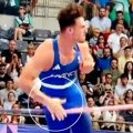 Osvojio bi medalju da nije muškosti: Ceo svet priča o "nesreći" atletičara, pogledajte hit snimak