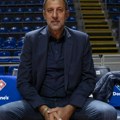 Vlade Divac gleda duel Partizana i Makabija (VIDEO)