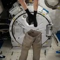 Mnogi bi voleli da mogu ovako: Astronaut u svemiru pokazao trik koji je nemoguć na Zemlji!