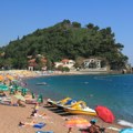 Imamo detaljan cenovnik za letovanje u Crnoj Gori: Da li ste očekivali da ležaljke i smeštaj ovoliko koštaju?