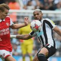 Goleada u Singapuru, Arsenal srušio Njukasl
