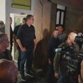Nemačka štampa: Vučić očigledno unajmljene batinaše iz podzemlja proglašava za pristojne građane