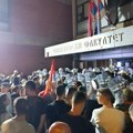 MUP: Dvojica uhapšena sinoć zbog dešavanja ispred Filozofskog, jedan oteo štit policajcu