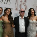 (Foto) grudi, struk i kuk: Žena Saše Matića izgleda kao da je sestra svojim ćerkama: Evo kako je upoznala pevača i ko je…
