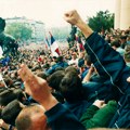 FOTO: Ekskluzivne fotografije 5. oktobra - novosadski fotograf bio među prvima u Skupštini