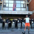 MUP poziva penzionere da se vrate u službu, a aktivne policajce da dele flajere i fotografišu se sa građanima