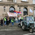 BLOG UŽIVO Studenti obežavaju godišnijicu blokade, počelo okupljanje ispred fakulteta: Ovo su trase šetnje