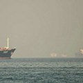 Vojska SAD zapucala na iranski teretni brod u Arapskom moru (VIDEO)