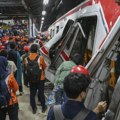Voz metroa u Istanbulu iskočio iz šina, povređene tri osobe