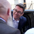 Ovog čoveka dani dele od toga da postane novi britanski premijer: Spektakularno srušio Starmera, a drugi protivnik se povukao…