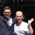 Susret sa kraljem, pa govor u ulici Dauning – Barnam zvanično postao novi britanski premijer