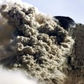 Počela erupcija najvišeg aktivnog vulkana Evroazije