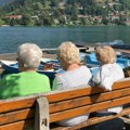 Žene u Srbiji duže primaju penziju od muškaraca